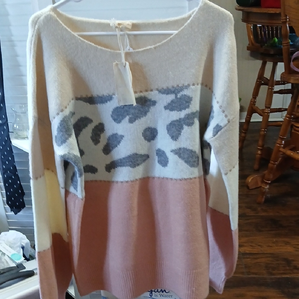 Hem & Thread Blush, Cream & Gray Leopard-Panel Pullover